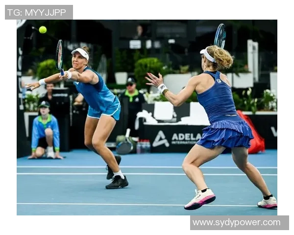 网球赛场上的激烈对决与运动员心理战术分析